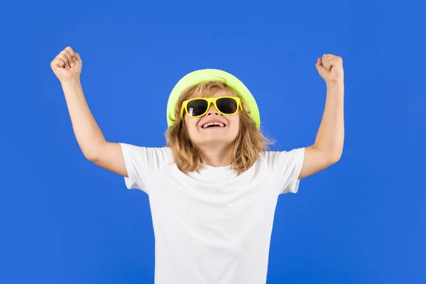Lustige Sommermode Kind Junge Modeporträt Eines Kindes Mit Sommermütze Shirt — Stockfoto