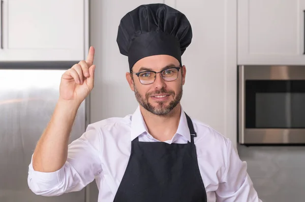 Idea Comida Retrato Del Hombre Chef Feliz Con Una Gorra —  Fotos de Stock