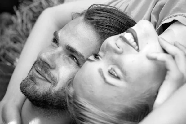 Romantiskt Par Unga Lyckliga Par Älskare Början Kärlekshistorien Koncept Med — Stockfoto