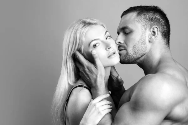 Portrait Beau Couple Amoureux Expression Soins Tendresse Intimité Tendresse Amoureuses — Photo
