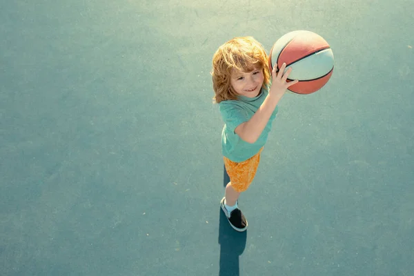 Healthy Children Lifestyle Kid Playing Basketball Ball — Stock fotografie