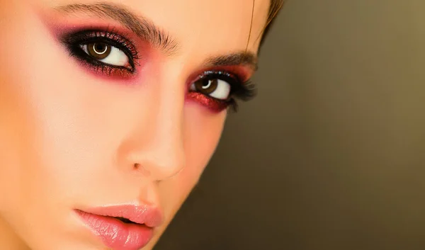 Beautiful Young Woman Close Portrait Fashion Beauty Cosmetics Advertisement Magazine — Stock Photo, Image