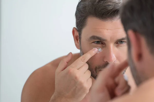 Erkek Güzellik Kozmetik Ürünleri Güzellik Cilt Bakımı Erkekler Için Sabah — Stok fotoğraf