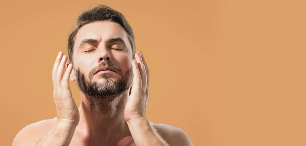 Vacker Man Med Ren Perfekt Hud Skönhet Manlig Hudvård Kosmetologi — Stockfoto