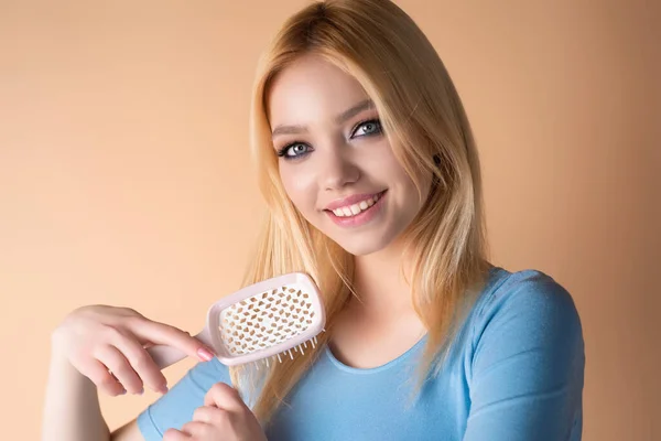 Studio Portrait Attractive Pretty Haired Girl Combing Hair Hair Care — Stockfoto