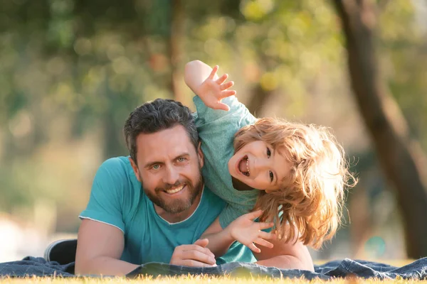 Fathers Day Happy Family Son Hugs His Dad Summer Holiday — Stock Photo, Image