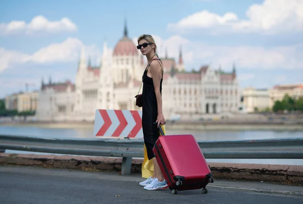 Travelling Concept Sexy Young Woman Trip Walking His Luggage Street — Stock fotografie