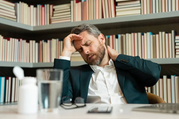 Les Médicaments Contre Douleur Tête Concept Mal Tête Migraine Homme — Photo