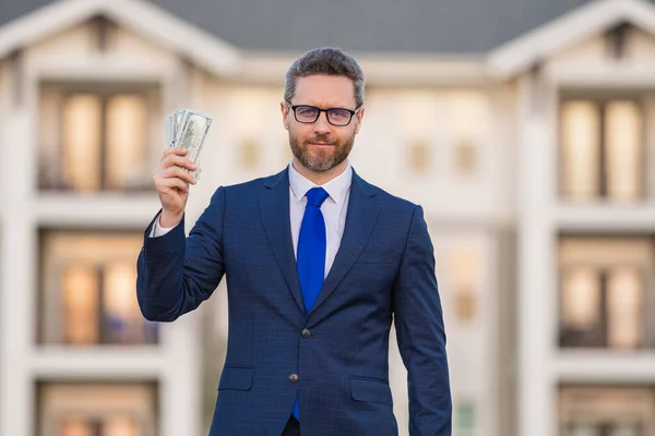Mann Anzug Mit Bargeld Dollarnoten Freien Porträt Eines Geschäftsmannes Mit — Stockfoto