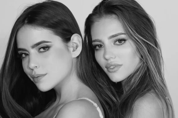 Close Van Paar Mooie Vriendinnen Modellen Twee Aantrekkelijke Sexy Sensuele — Stockfoto