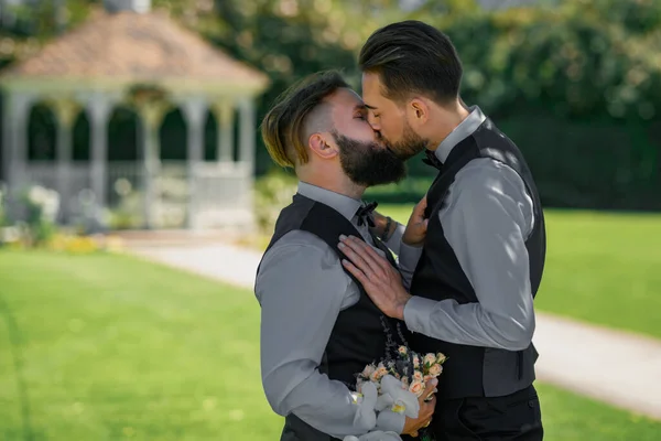 Геї Цілуються Гей Весілля Крупним Планом Чоловічий Поцілунок Гомосексуальність Одностатеві — стокове фото