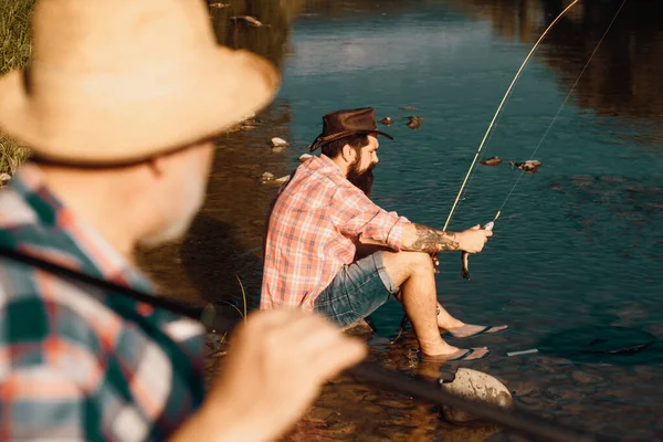 Volwassen Oudere Man Met Vriend Vissen Zomervakantie Gelukkige Vrolijke Mensen — Stockfoto