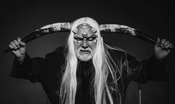 Viking Horned Head Man Wizard Fantastic Make Demon Face Man — Stock Photo, Image