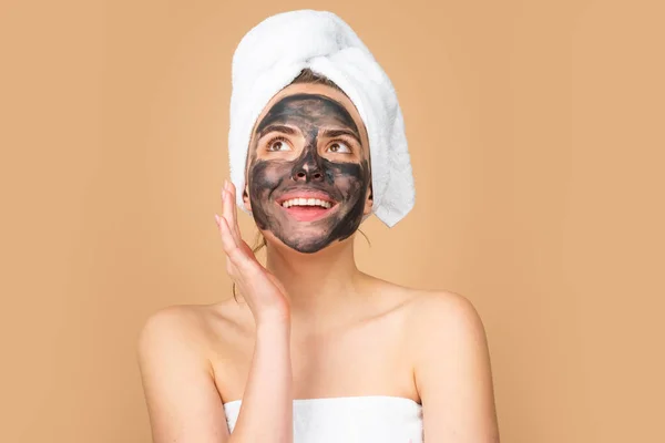 Woman Charcoal Facial Mud Mask Face Cosmetic Procedure Beauty Spa — Stock Photo, Image
