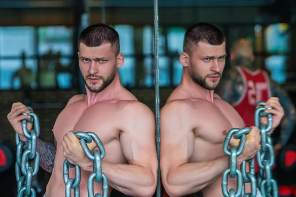 Sexy Muscular Man Pumps His Muscles Lifts Weight Sport Metal — Stok fotoğraf