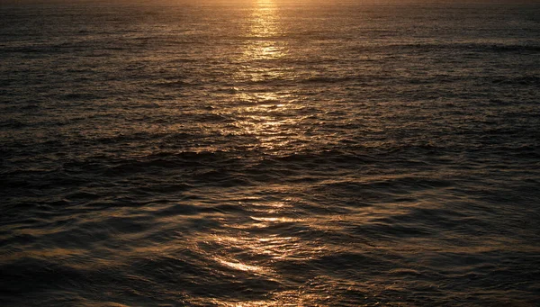 Ηλιοβασίλεμα Στη Θάλασσα Ξημέρωσε Στην Παραλία Πολύχρωμο Ηλιοβασίλεμα Παραλία Του — Φωτογραφία Αρχείου