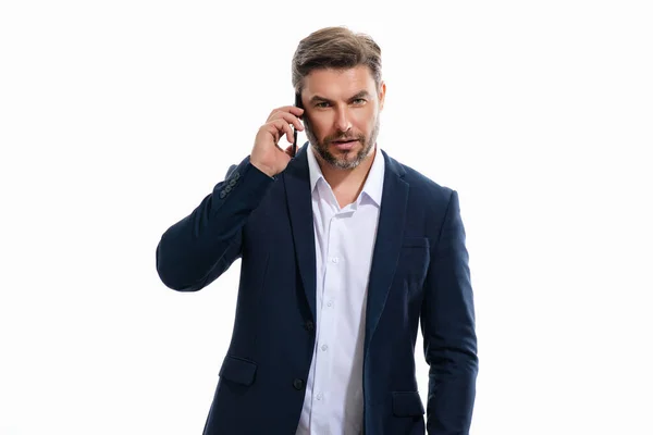 Retrato Homem Negócios Bonito Terno Usando Smartphone Conversando Fazendo Post — Fotografia de Stock