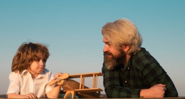 Çocuk oğlu pilot ve baba babası uçakla