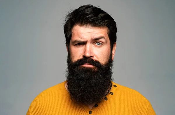 Homem Sério Confiante Tem Barba Bigode Modelos Hipster Estúdio Empresário — Fotografia de Stock