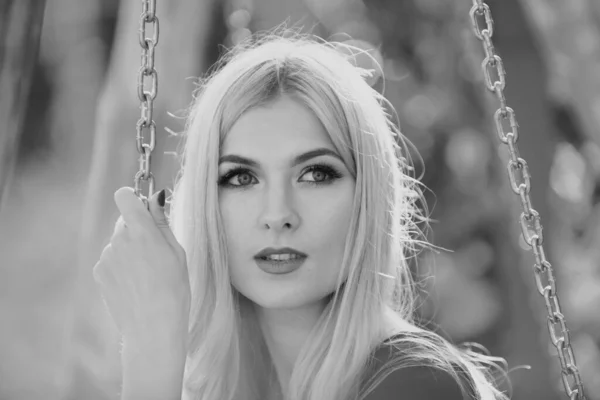 Gyönyörű Lány Arc Közelkép Külső Portré Fiatal Keres Eways Nyári — Stock Fotó