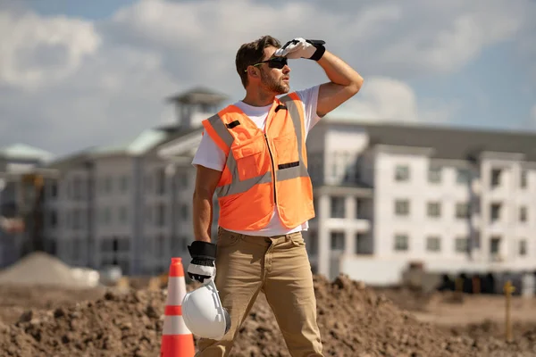 Homem Construção Com Capacete Trabalhador Construção Novo Edifício Construtor Canteiro — Fotografia de Stock