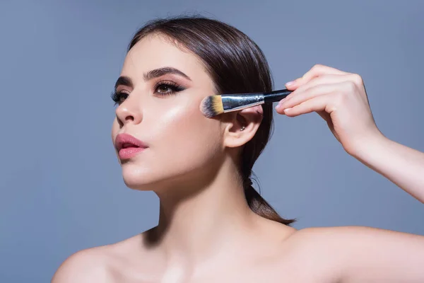 Beautiful Woman Applying Make Powder Cheek Cosmetic Powder Brush Perfect — Stockfoto