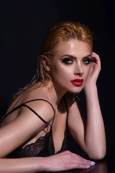 Sensual Woman Beautiful Face Smooth Skin Bare Shoulder Sexy Model — Fotografia de Stock