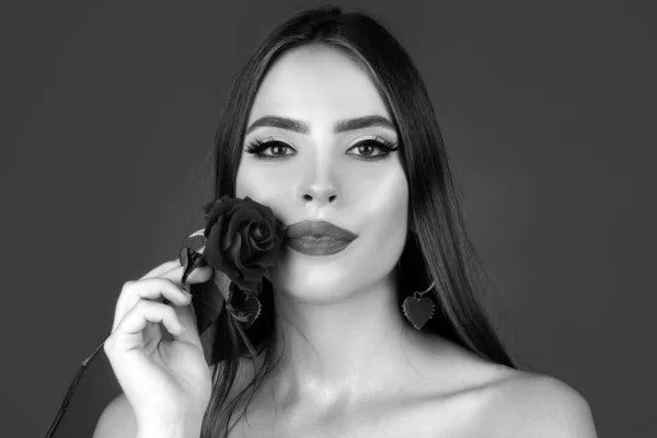 Skönhet Romantisk Kvinna Med Ros Blommor Vacker Lyxig Makeup Alla — Stockfoto