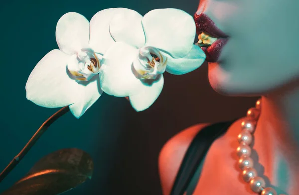 Dişi Dudaklar Orkide Doğal Güzellik Dudağı — Stok fotoğraf