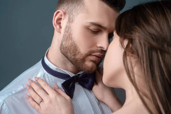 Couple Élégant Embrassant Toucher Extase Corporelle Plaisir Faire Amour Jeune — Photo