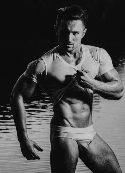 セクシーな男性モデルボディ ヌード胴体 セクシーな裸の男 魅惑的なゲイ 筋肉の無気力な男魅力的な男 アスレチックマンフィットネスモデル — ストック写真