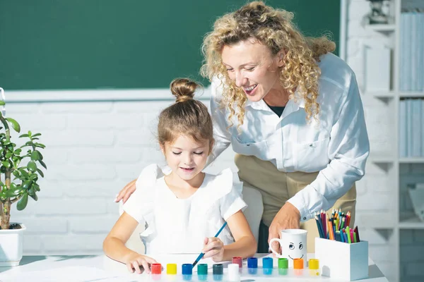 Teacher Young School Kid Classroom Mother Daughter Learning — Stock Photo, Image