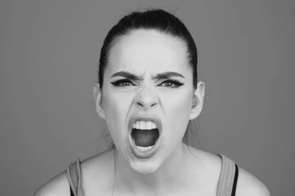 Gritando Odio Rabia Mujer Pensativa Sintiéndose Furiosa Loco Loco Estrés — Foto de Stock