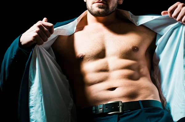 裸の男と夜のスーツ 筋肉質の男の裸の胴 6パックのAbs樹脂製のハンサムな筋肉の男 クラシックスタイル — ストック写真