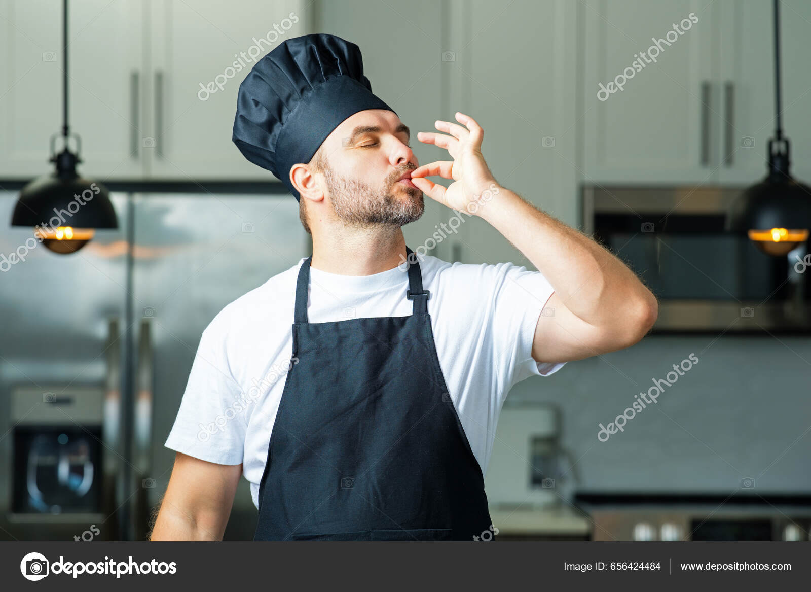 https://st5.depositphotos.com/3584053/65642/i/1600/depositphotos_656424484-stock-photo-man-chef-cooker-baker-man.jpg