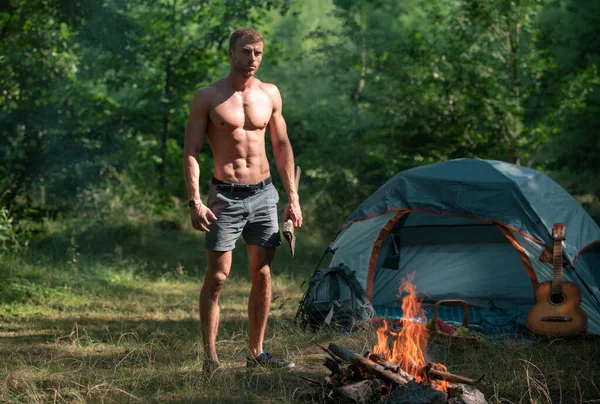 Sezonul Camping Foc Tabără Bărbat Trunchi Gol Tabără Turistică Picnic — Fotografie, imagine de stoc