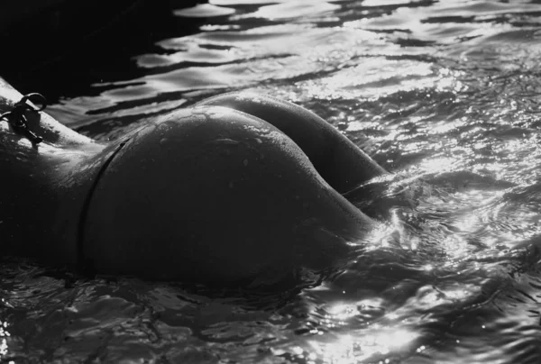 Summer Vacation Sexy Woman Ass Buttocks Girl Bikini Sea Water — Stok fotoğraf