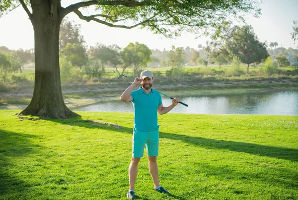 Jugador Golf Masculino Campo Golf Profesional Golfista Hombre Con Palo —  Fotos de Stock