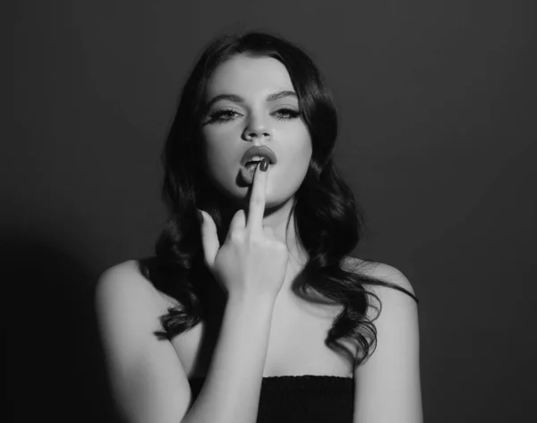 Fashion Glamor Young Woman Model Show Middle Finger Fuck You — Φωτογραφία Αρχείου