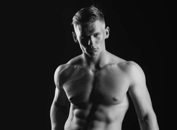 裸の男の胴 ヌード男性のAbs樹脂 セクシーな筋肉質の男 トップレス筋フィットネスモデルボディ — ストック写真