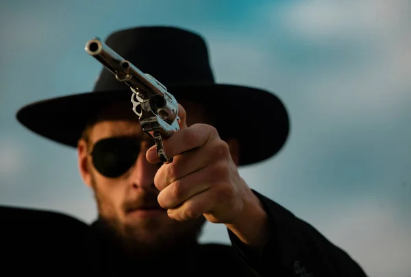 Cowboyskytt Svart Kostym Och Cowboyhatt Seriös Man Med Vapen Från — Stockfoto