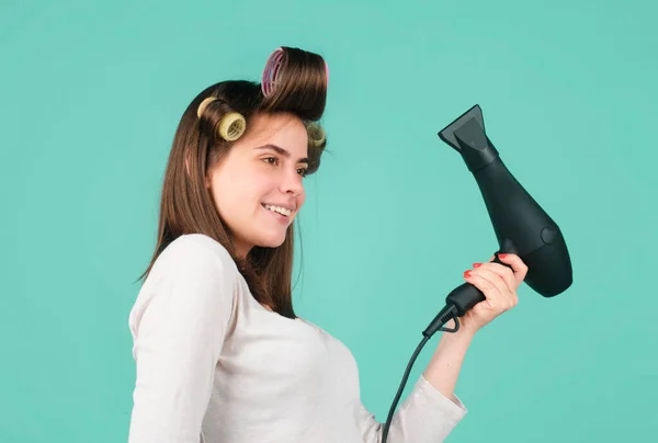Vrouw Met Haardroger Geïsoleerd Studio Mooi Meisje Met Recht Haar — Stockfoto