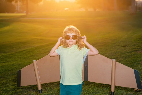 Imaginação Infância Criança Com Óculos Piloto Sonho Viagem Aventura Viagens — Fotografia de Stock