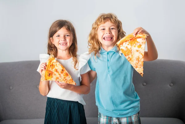 Two Children Eating Pizza Smiling Indoors Happy Smiling Kids Holding — Stock Photo, Image