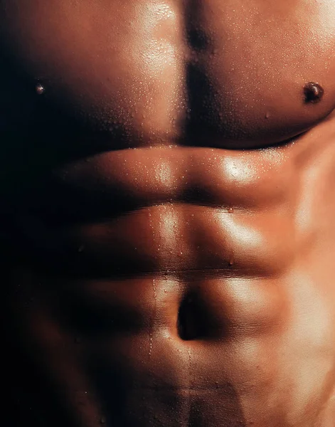 迷人的男性性感湿身 肌肉六包 特写身体 横幅模板与肌肉男子 肌肉躯干 六包腹肌 — 图库照片