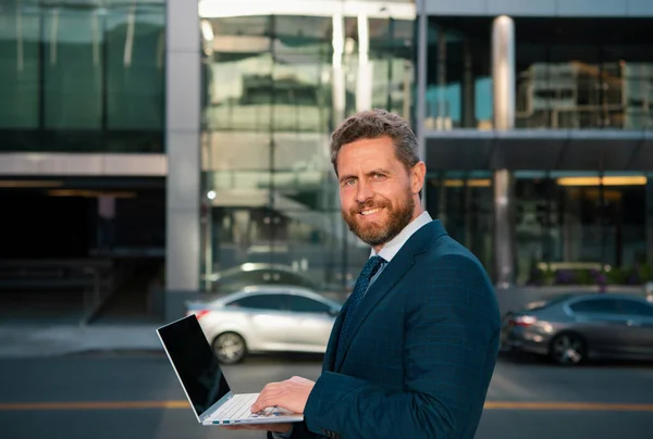 Business Man Holding Laptop Standing Street Business Office Building — Stock Photo, Image