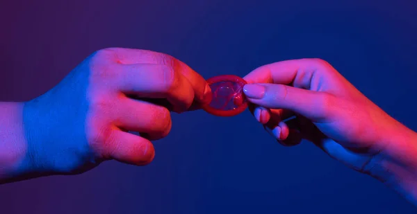 Hand Condom Passion Pleasure Desire Game Prelude Couple Hand Holds — Stock Photo, Image