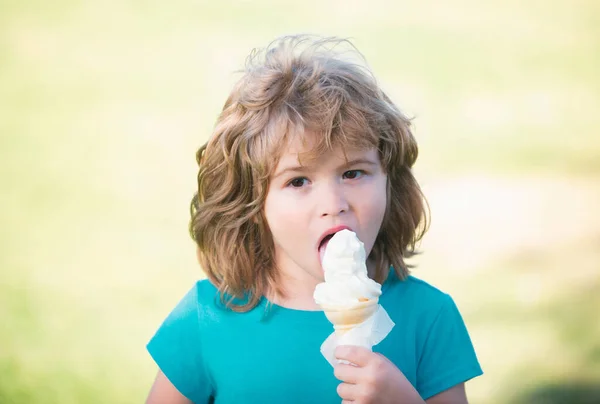 Caucasian Child Eating Ice Cream Portrait Close Kids Face — Stock Photo, Image