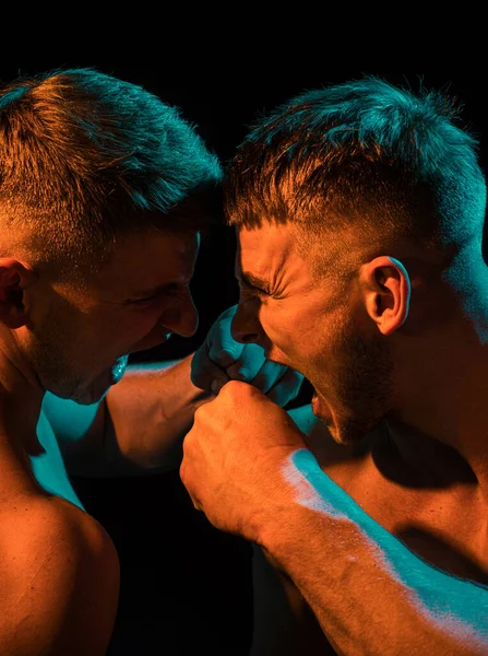 Close Face Dois Homens Lutando Batendo Outro Boxe Mma — Fotografia de Stock