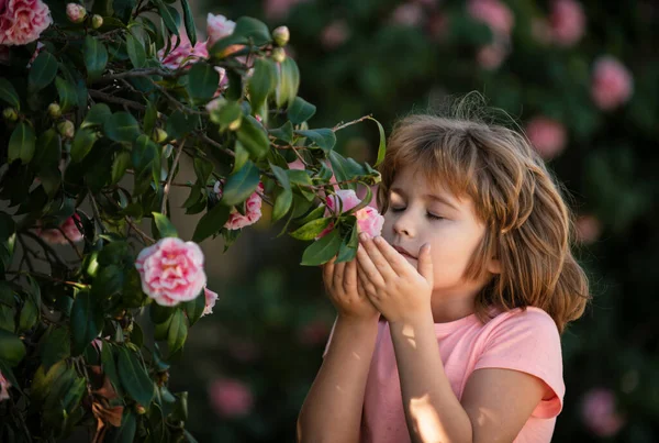 Portrait Sweet Little Child Enjoying Flowers Aroma Having Fun Spring — Foto de Stock